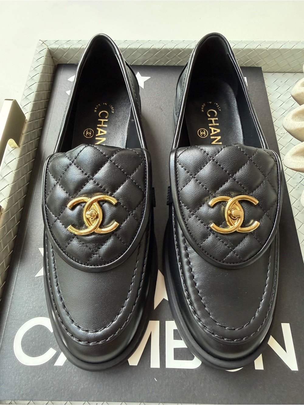 CHANEL BLACK LEATHER LOAFERS MOCCASINS OXFORD GOLD CC TURNLOCK LOGO 38 C